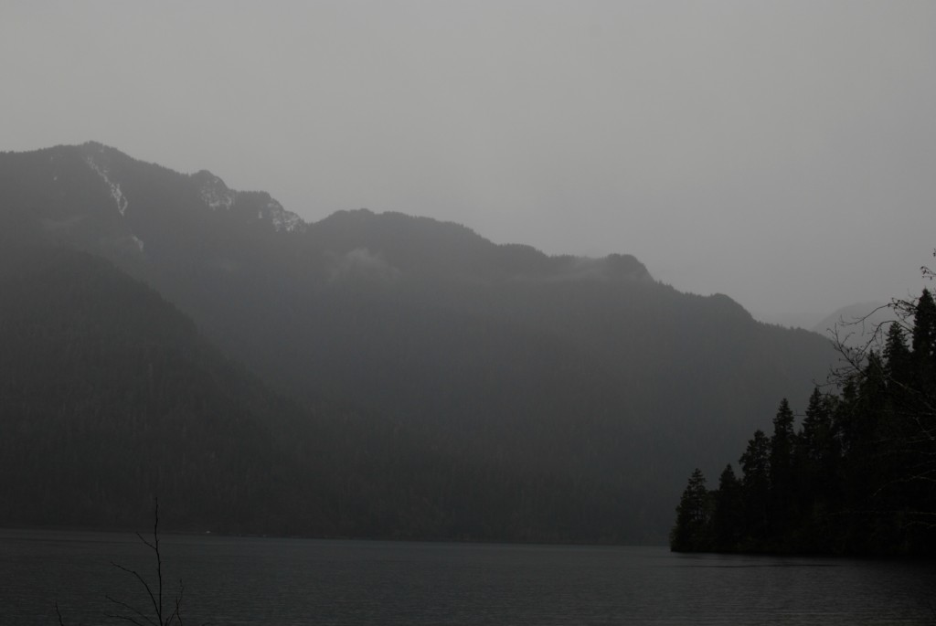 cresent lake mountains