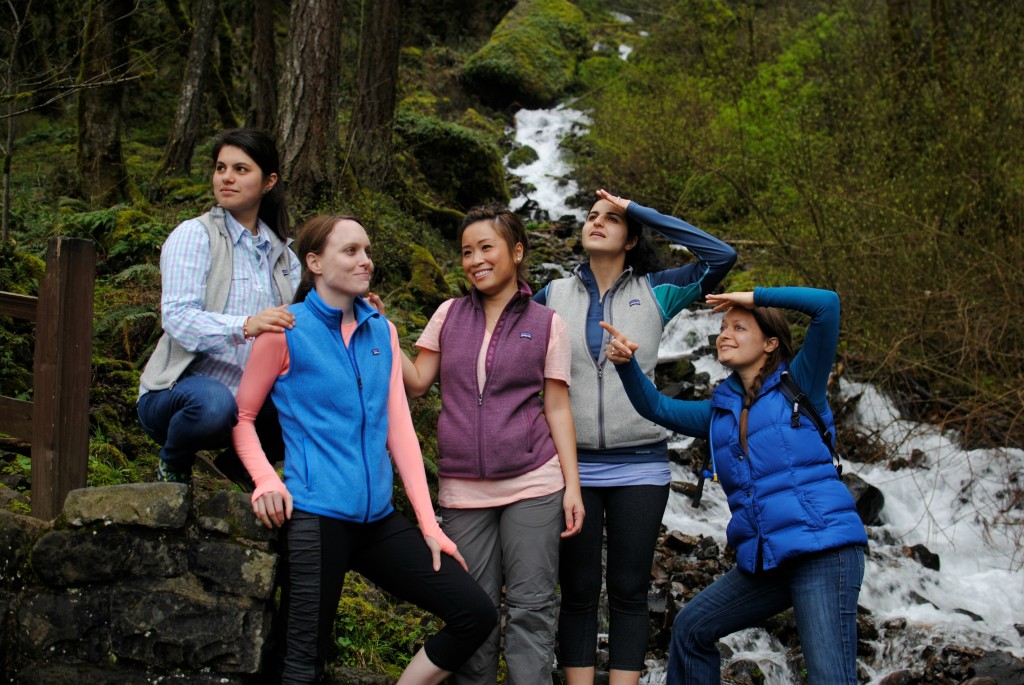 Oregon hiking ladies