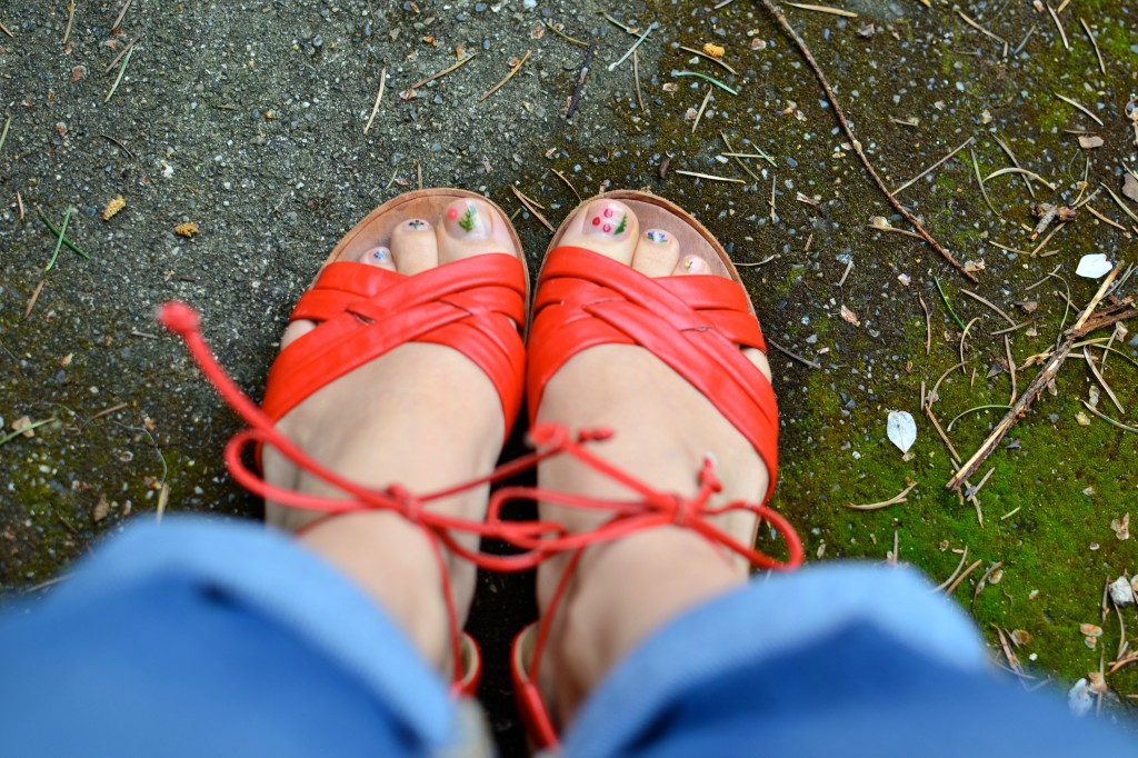 easter painted toes